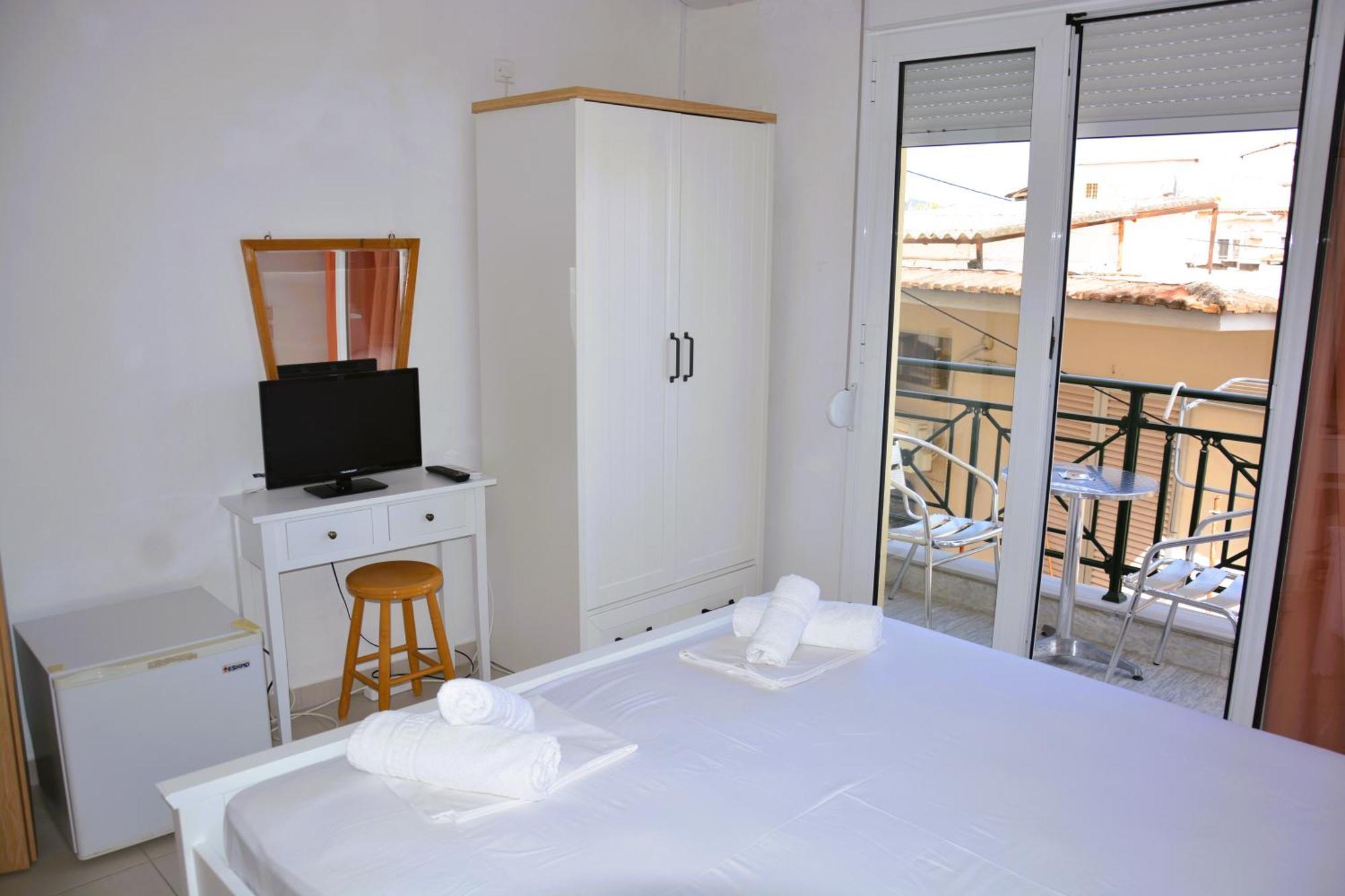 Dionyssos Hotel Limenas  Exterior photo