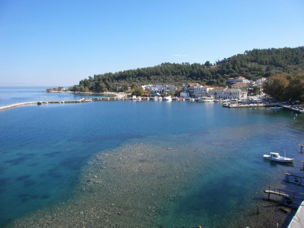 Dionyssos Hotel Limenas  Exterior photo